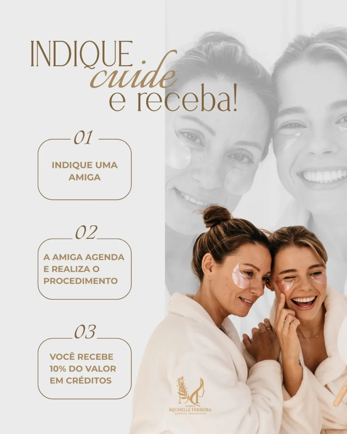 Duas amigas sorrindo durante um cuidado facial na Clínica Michelle Ferreira